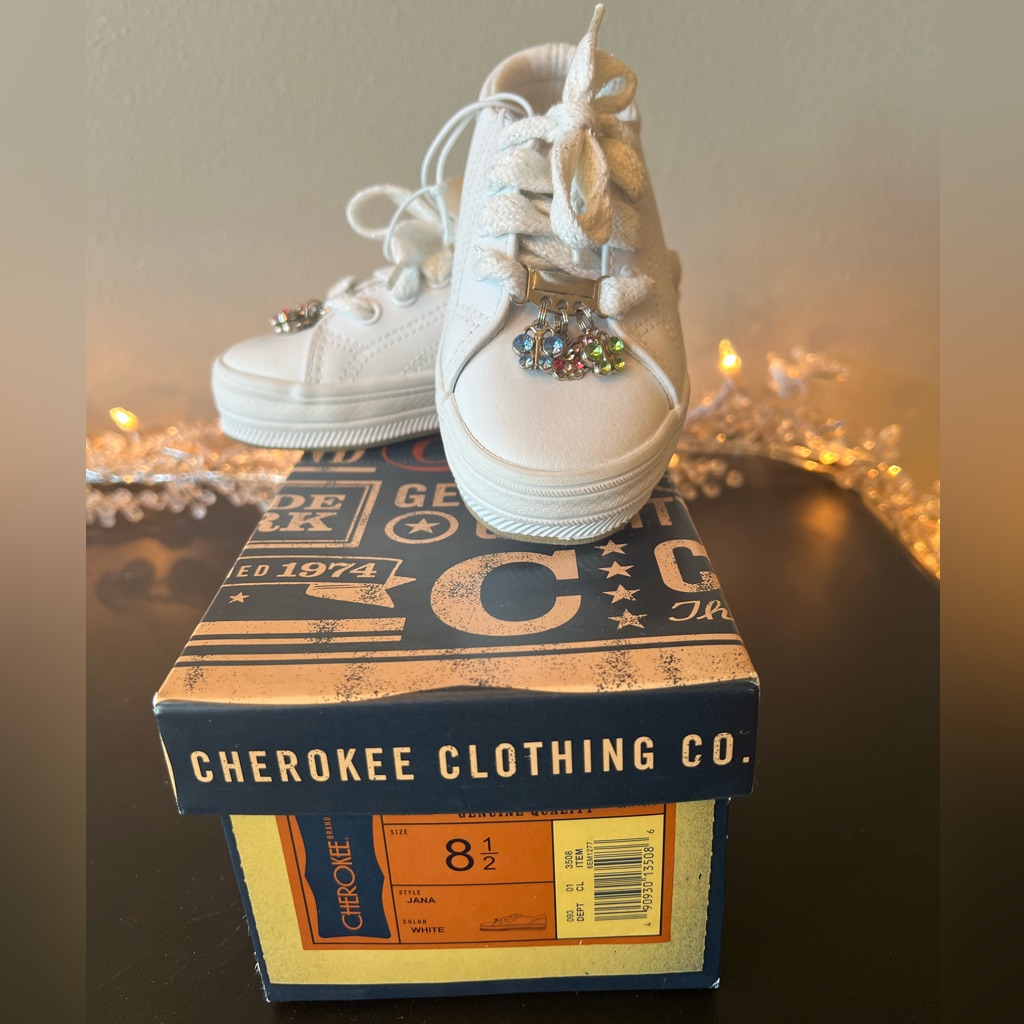 New Cherokee White Leather Sneakers With Dangling Jeweled Butterflies Size 8 1/2